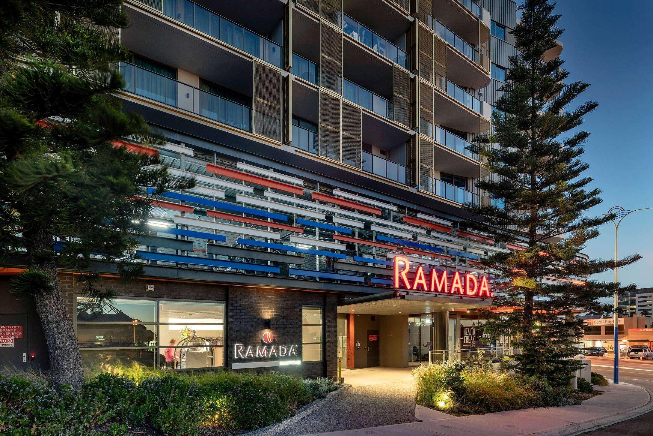 Ramada By Wyndham Vetroblu Scarborough Beach Perth Exterior foto